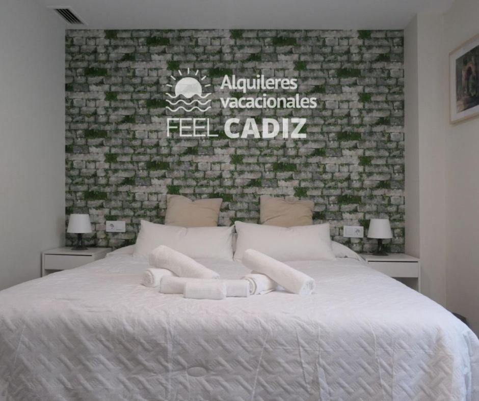Damia, Feel Apartment Cadiz
